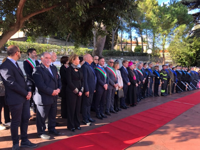 Imperia celebra le Forze Armate