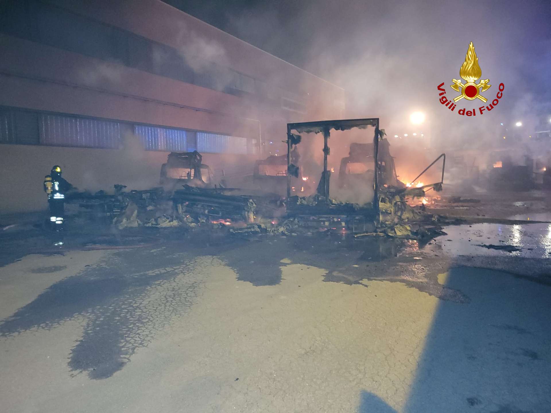 attentato incendio marr stabilimento carasco genova_03