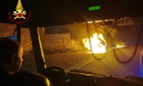 Auto in fiamme sull'Aurelia a Diano Marina, occupanti in salvo per miracolo