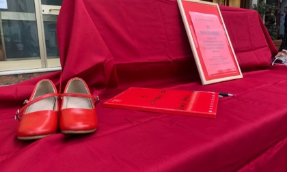 Anche Diano Marina ha la panchina rossa per la violenza di genere