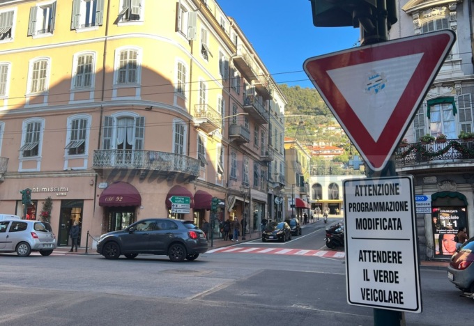 Quattro autovelox e cinque semafori t-red da gennaio a Ventimiglia: ecco la mappa