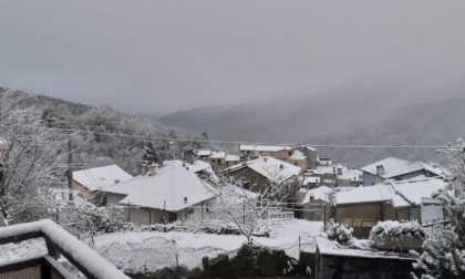 Maltempo: la neve imbianca le valli del centro ponente, prolungata l'allerta