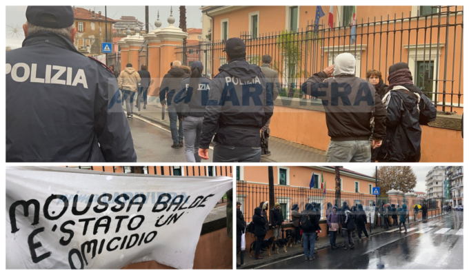 Processo Moussa Balde: imputati scortati da polizia, no border gridano: “Razzisti, assassini”