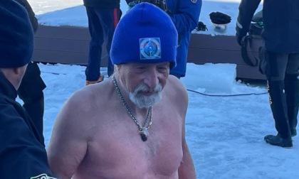 In apnea nel lago ghiacciato, l'impresa di un 70enne sanremese
