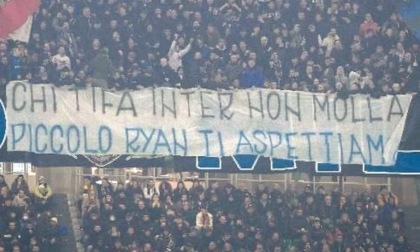 Sulle gradinate di San Siro spunta lo striscione dedicato a Ryan: "Chi tifa Inter non molla"