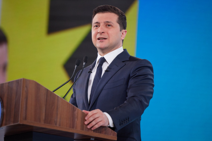 Pacifisti minacciano di occupare Sanremo se Zelensky interverrà al Festival