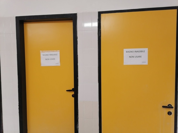 “A una settimana dalla riapertura la Piscina Cascione ha uno stato della manutenzione drammatico”