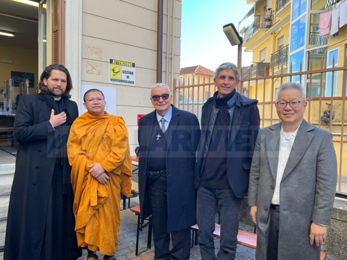 Delegazione filantropica cambogiana dona 5.000 euro alla Caritas