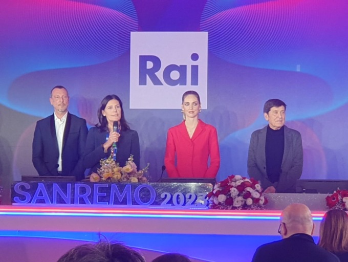 Esordio Chiara Ferragni in conferenza stampa “Non sono una conduttrice, sul palco sarò me stessa”