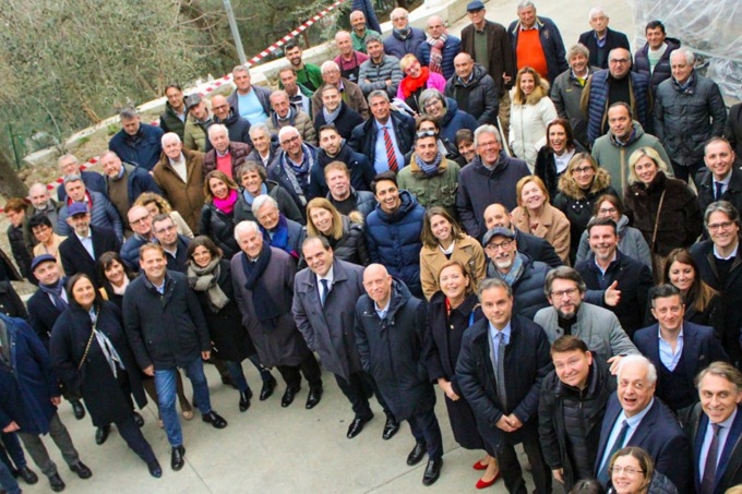 200 persone al pranzo di Scajola e Polis
