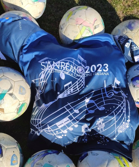 Presentate le maglie con cui la Sanremese Calcio celebrerà il Festival della Canzone