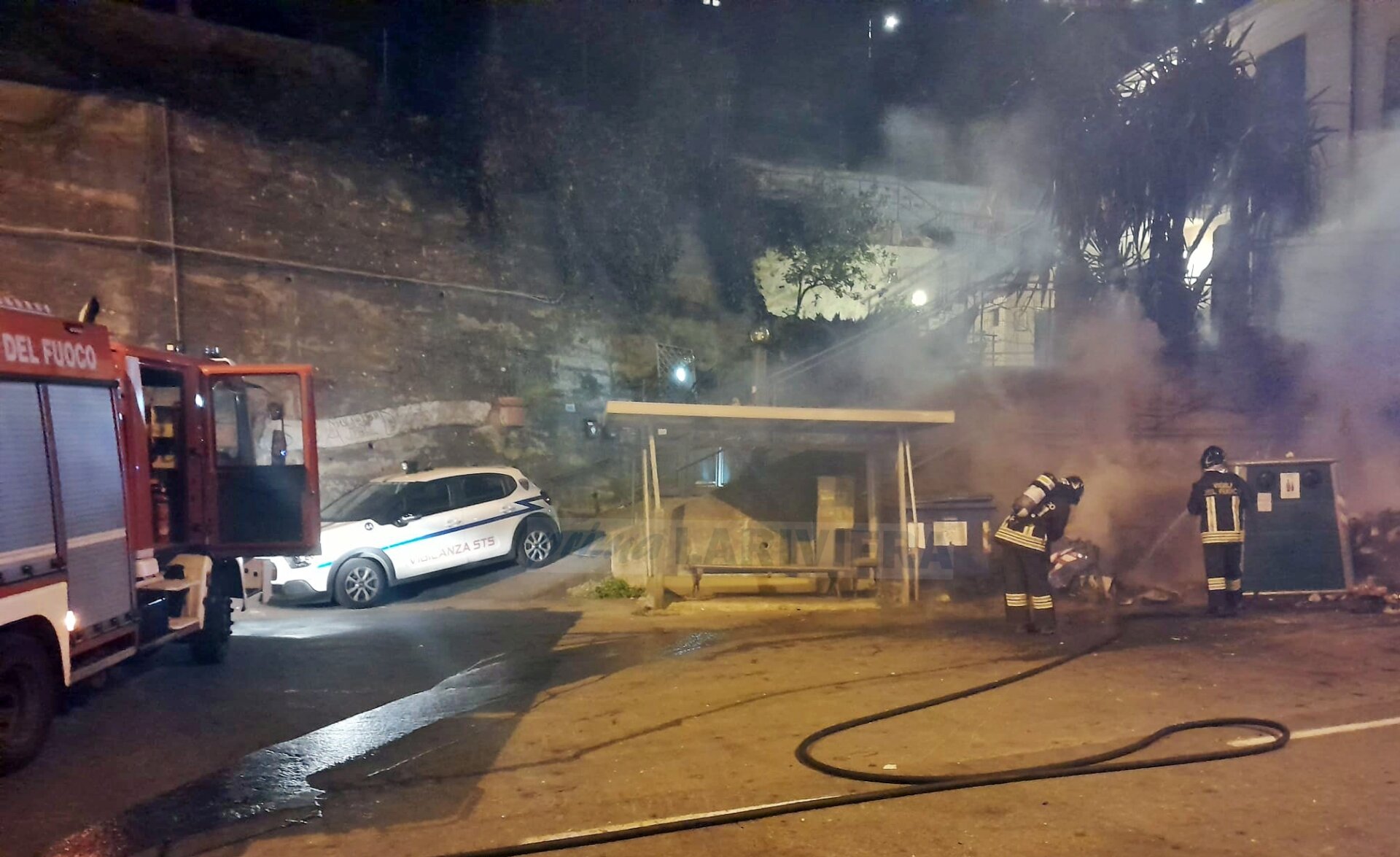 incendio cassonetti via duca degli abruzzi a sanremo_03