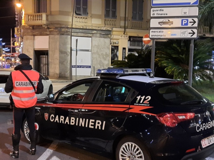 Ventenne in manette per resistenza a pubblico ufficiale