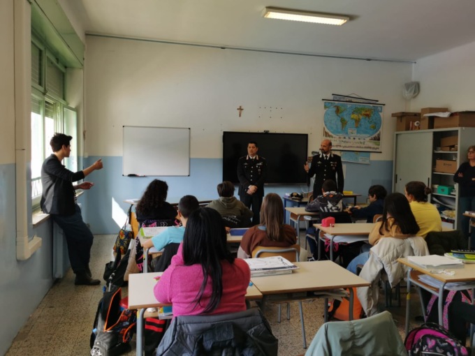 I Carabinieri incontrano gli studenti dell’istituto “Ruffini” di Bordighera