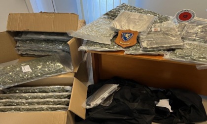 Sequestrati oltre 350 kg di droga sull'A10 dalla polizia stradale di Imperia