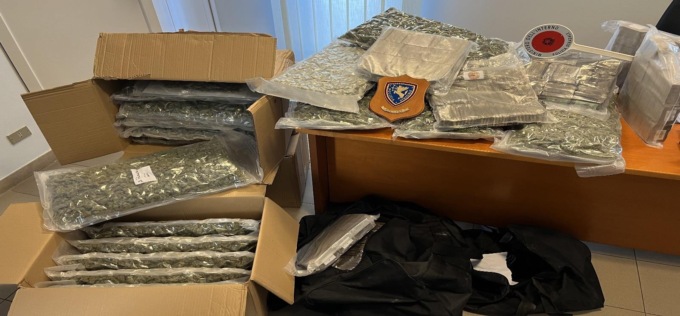 Sequestrati oltre 350 kg di droga sull’A10 dalla polizia stradale di Imperia