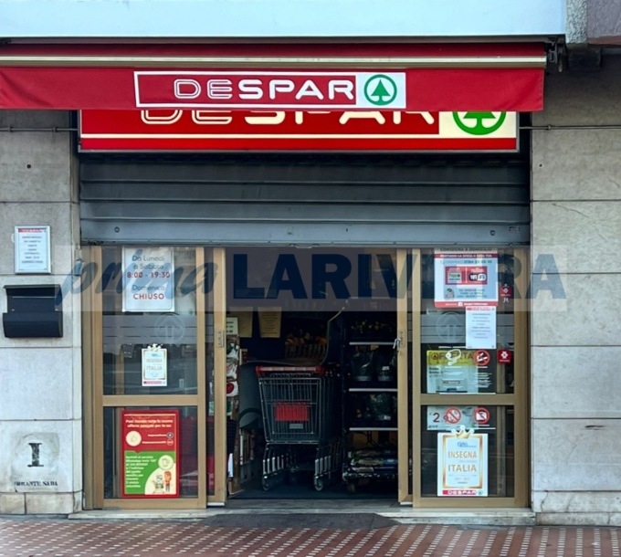 Vallecrosia: principio di incendio al supermercato Despar di via Don Bosco