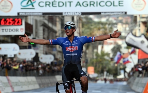 Van der Poel vince la Milano-Sanremo