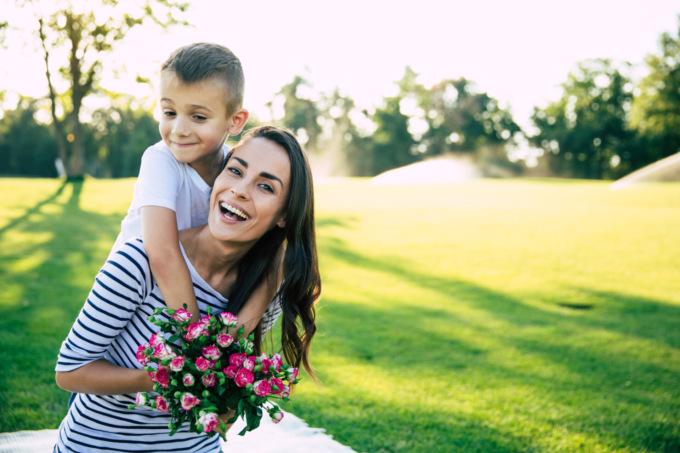 Wow che spettacolo di mamma! Fatele gli auguri sul giornale