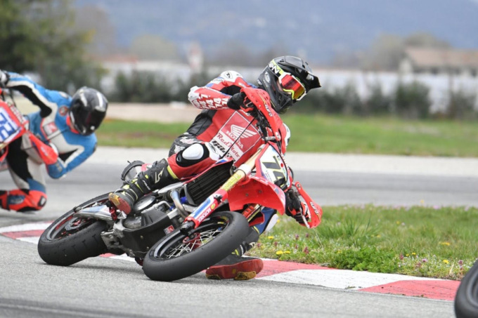 Loris Aschero sul Circuito di Ottobiano per gli Internazionali d’Italia Supermoto FMI