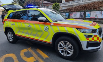 Ragazza ferita dopo frontale con un'auto