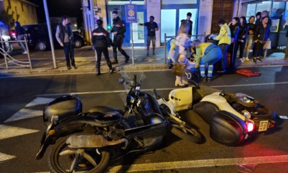Due donne si schiantano in scooter in Corso Cavallotti a Sanremo