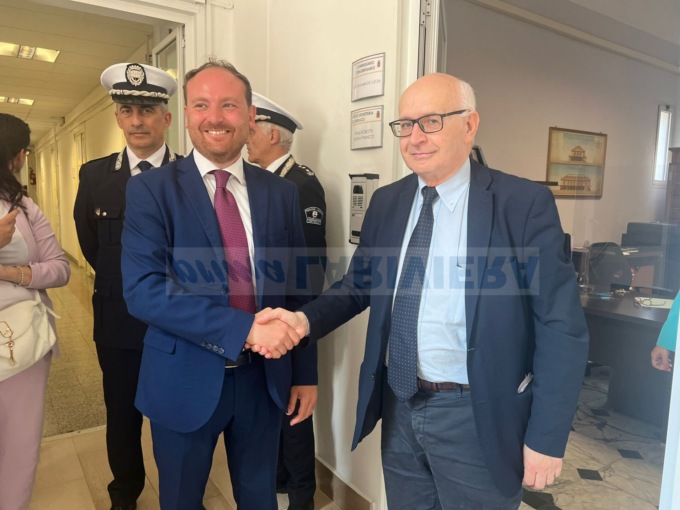 Flavio Di Muro si insedia come sindaco: “Ora, serve pacificare gli animi”. Video