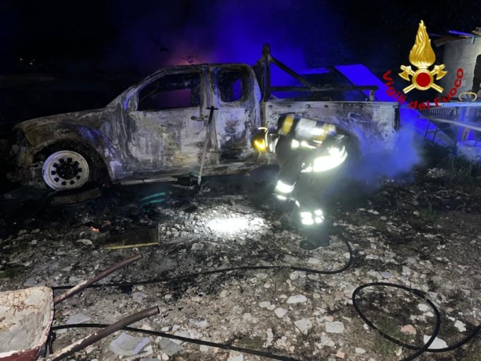 Nissan incendiata a Coldirodi, proprietario mai ricevuto minacce