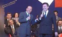 Il video di Berlusconi e "la prova marciapiede" sul palco dell'Ariston