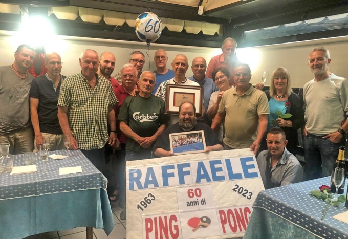 Raffaele Regina festeggia i suoi 60 anni di Ping pong