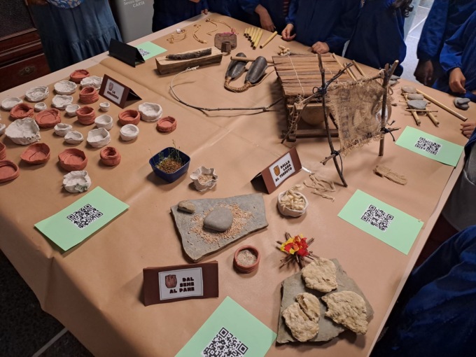Bimbi  “Ciceroni” alla mostra-museo realizzata con le proprie opere
