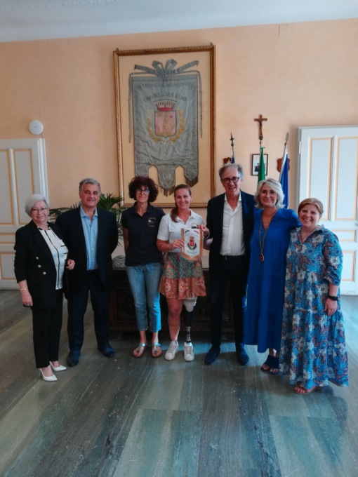 Amanda Embriaco a Palazzo Bellevue per festeggiare il quinto posto Coppa del Mondo. Il video della gara