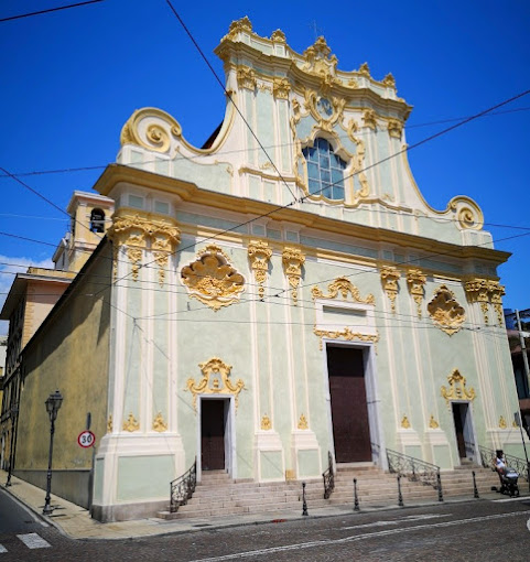 Deruba anziana in chiesa. Arrestato dalla Polizia