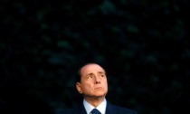 Consiglieri abbandonano aula per il minuto di silenzio per Berlusconi. Per protesta esce anche Scajola