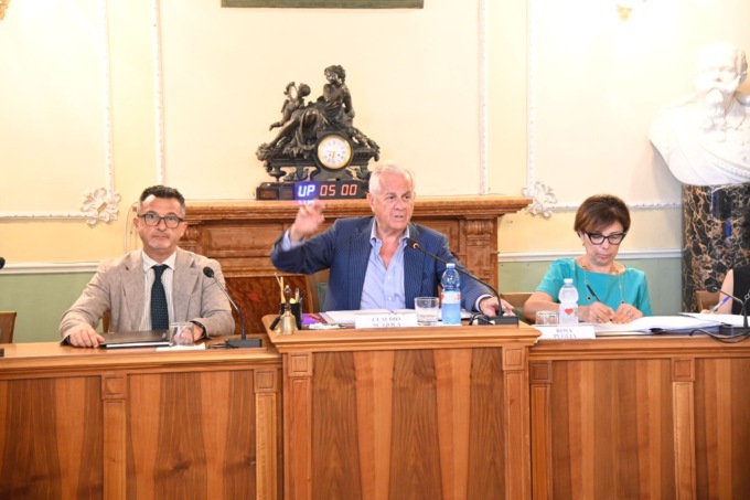 Il Consiglio provinciale di Imperia vara la ricapitalizzazione di Riviera Trasporti