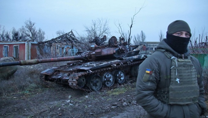 Una raccolta firme per dire no all’invio di armi in Ucraina