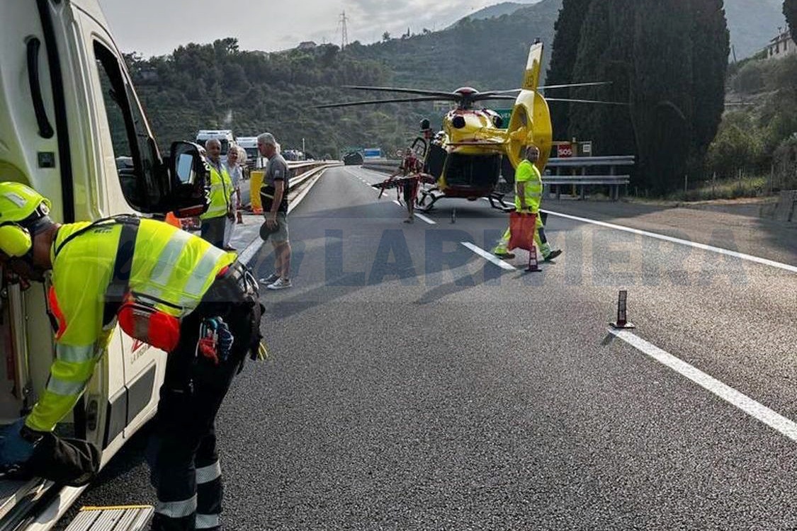 incidente Autofiori Arma di Taggia Sanremo A101
