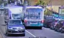 Il video choc dell'impatto tra la corriera e il camion a Bordighera