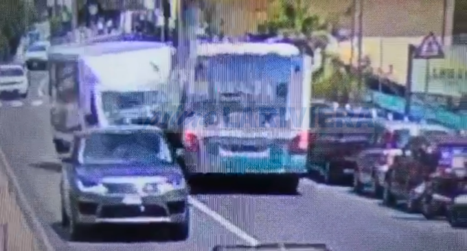Il video choc dell’impatto tra la corriera e il camion a Bordighera