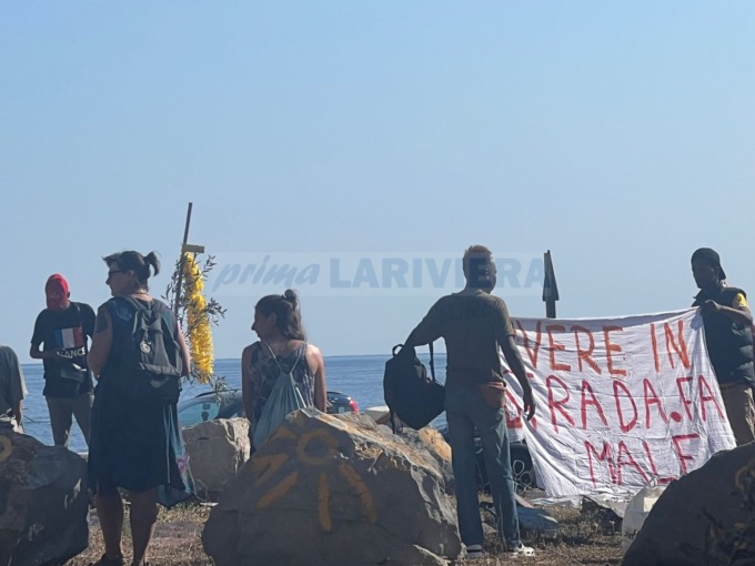 No border ricordano migranti morti in mare
