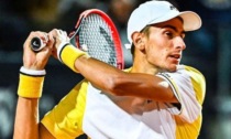 Wimbledon - Bene Matteo Arnaldi, batte il talento cinese Juncheng e vola al 2° turno di qualificazione