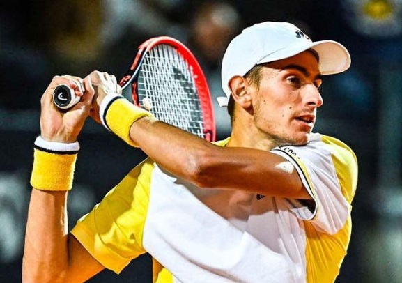 Wimbledon – Bene Matteo Arnaldi, batte il talento cinese Juncheng e vola al 2° turno di qualificazione