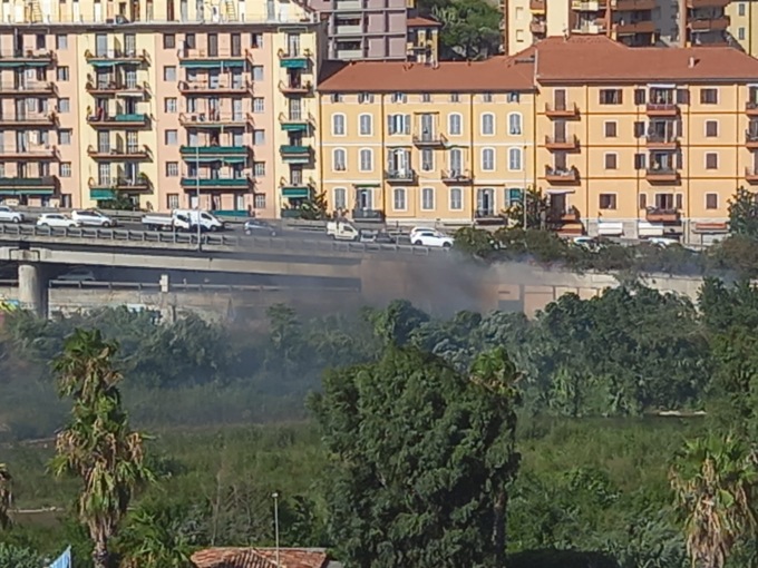 Ventimiglia: dopo l’incendio via alla pulizia del fiume Roya