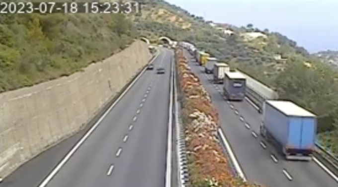 Code e rallentamenti per 21 km sull’A10 tra Ventimiglia e Arma di Taggia