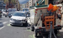 Frontale contromano a Sanremo: netturbino muore schiacciato durante il servizio