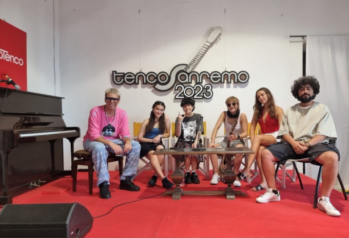 Omaggio a Vittorio De Scalzi con il “Concerto Grosso” e i ragazzi di Area Sanremo