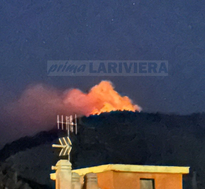 Un’altra notte di fuoco sulle alture tra Ventimiglia e Olivetta