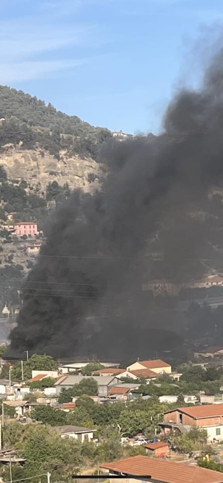 incendio carrozzeria cicerone ventimiglia via peglia greto fiume roya