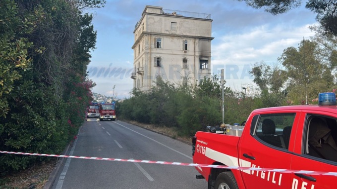 In fiamme il terzo piano di Villa Helios a Sanremo