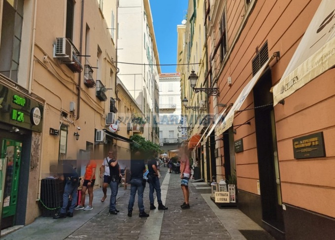 “Fotografi la mia fidanzata!”: esplode la lite a Sanremo e interviene la polizia